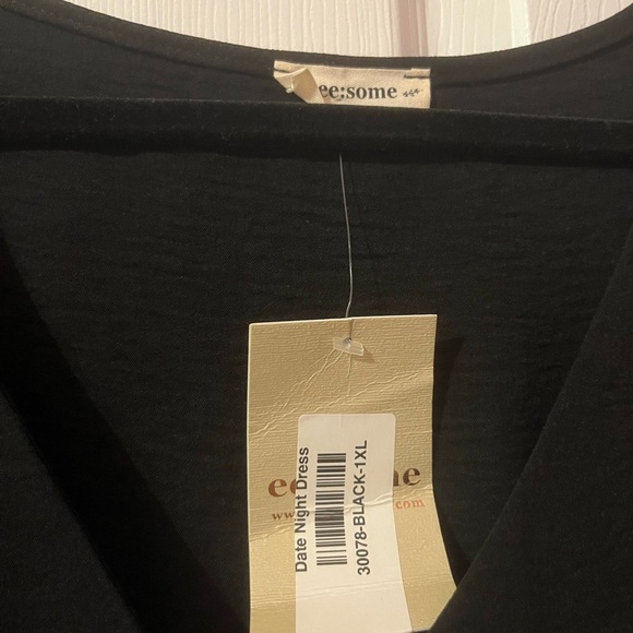 Eesome Black Oversized Date Night Dress - Picture 2 of 4